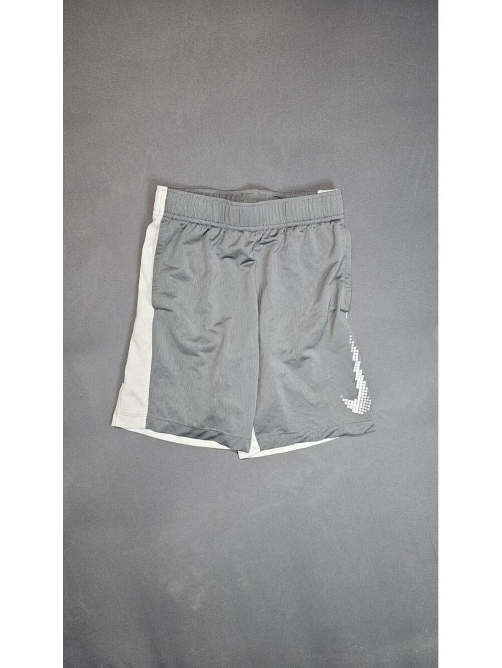 Nike Dri-FIT Gray Shirt Size S/P/CH Standard Fit Athletic Tee